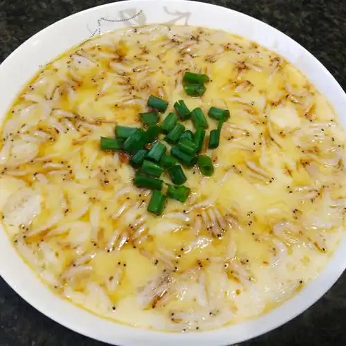 干贝虾米蒸蛋,味道鲜美,口感嫩滑