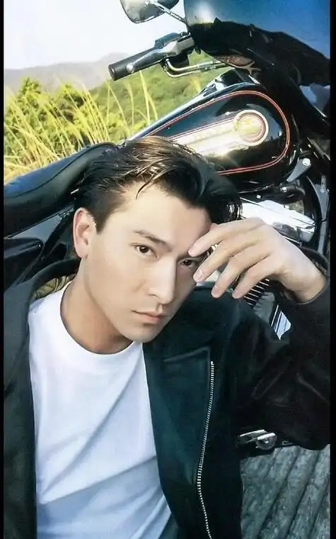 刘德华老了很多白发苍苍还有皱纹网友天王应该退休了