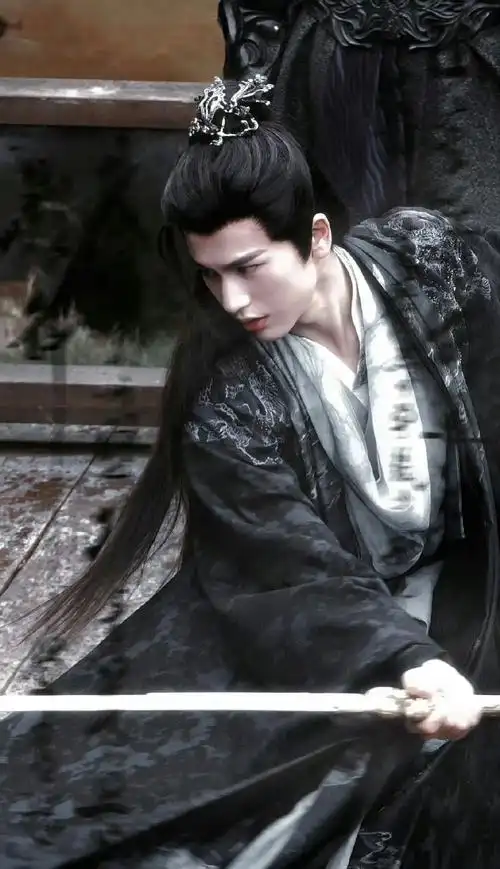 张凌赫超话zlh#张凌赫祁晓轩#灵鹤娱乐新出道国风概念男团成员介绍:1.