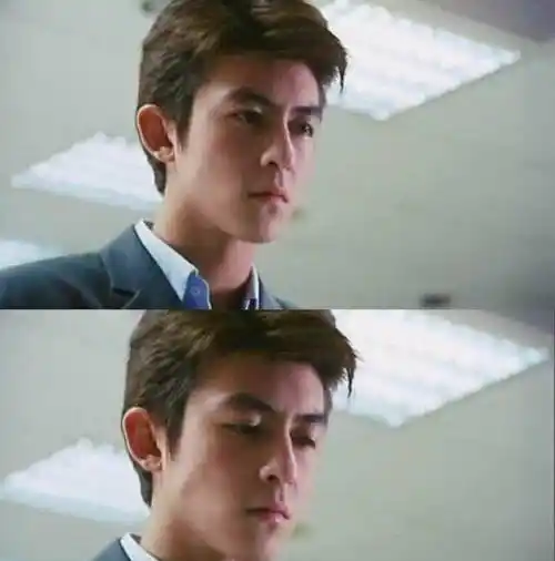 他出演过《特警新人类2》,《无间道》,《千机变》,《江湖》,《头文字d