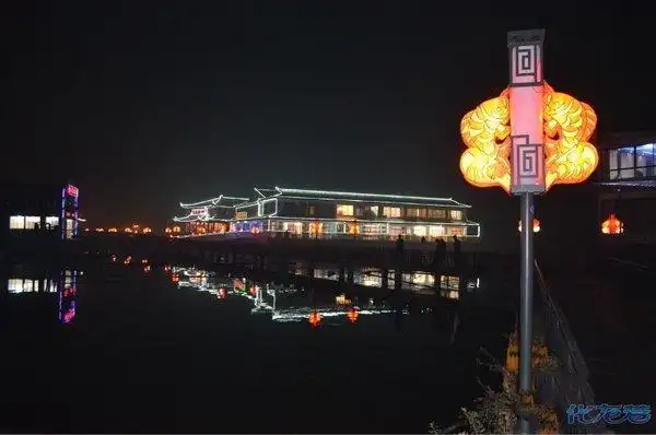 金坛儒林的长荡湖畔的印象"水街",水面一望无垠,忍不住伸手触及,清凉