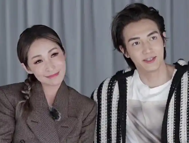 萧亚轩宣布单身前男友黄皓已和邻居结婚一条狗牵起的缘分