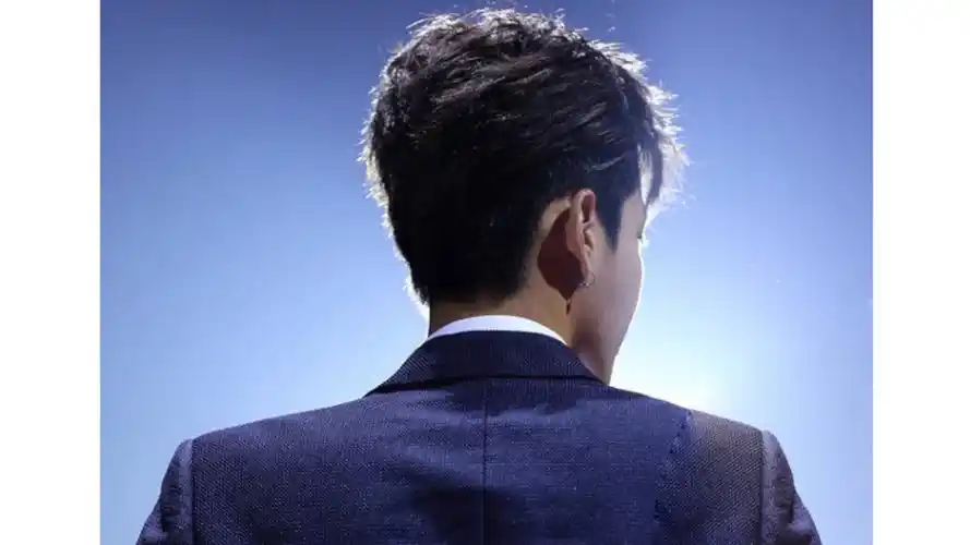 男神的背影,我找邓伦用了3秒,能认出最后一张的是大神