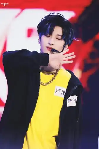 严浩翔笑起来有这么好看