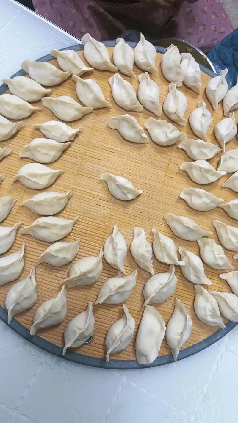 每年的今天都能吃到老妈牌的酸菜肉的水饺