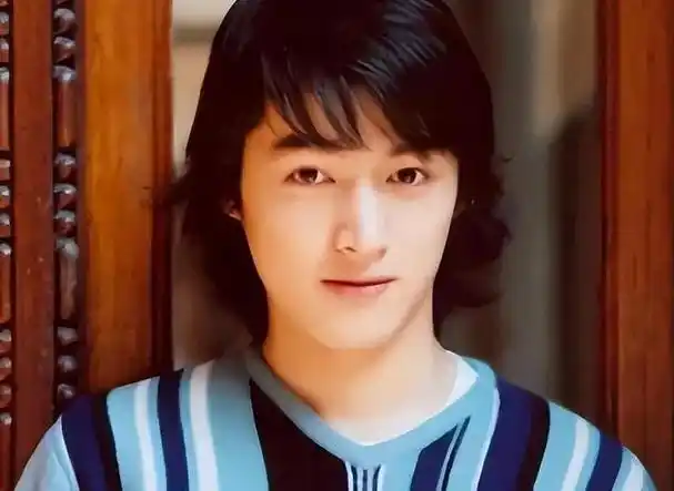 胡歌妻子秀恩爱细节揭露婚姻真相