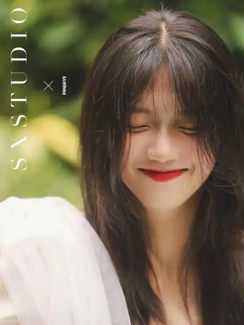 人像甜美可爱的笑容感染力