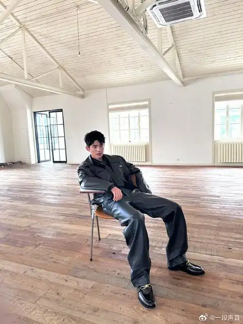 刘昊然新皮肤有点皮##刘昊然从头黑到脚