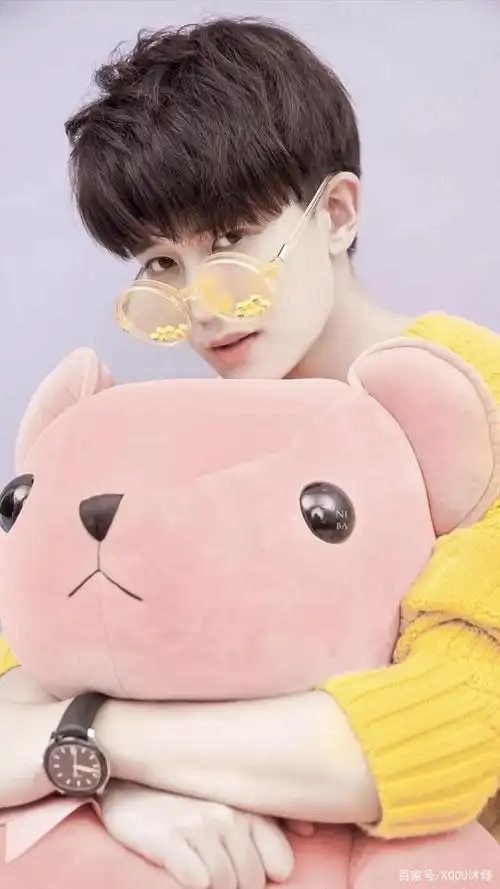 任嘉伦的每一个造型,穿什么都太好看了,简直是太帅气了