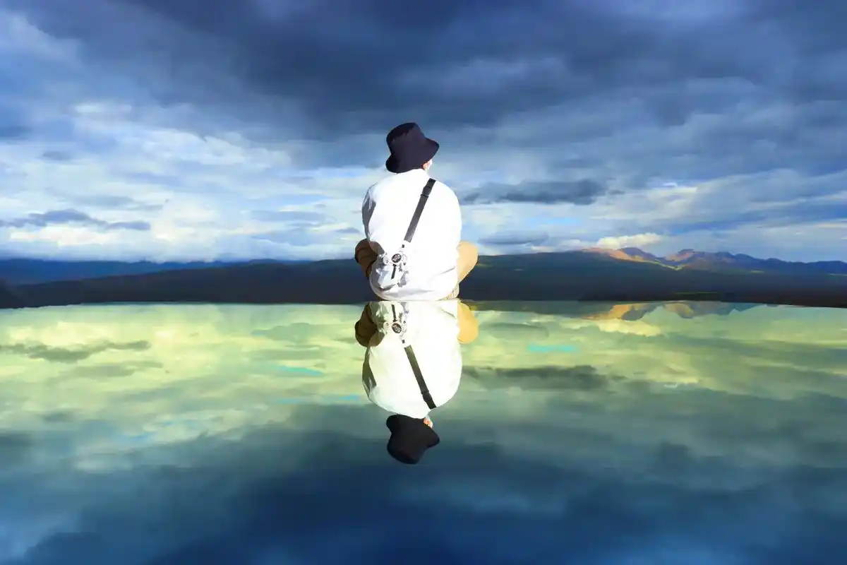 保持平静,享受孤独.愿你拥有独立的世界观,独立的思想,独立的 - 抖音