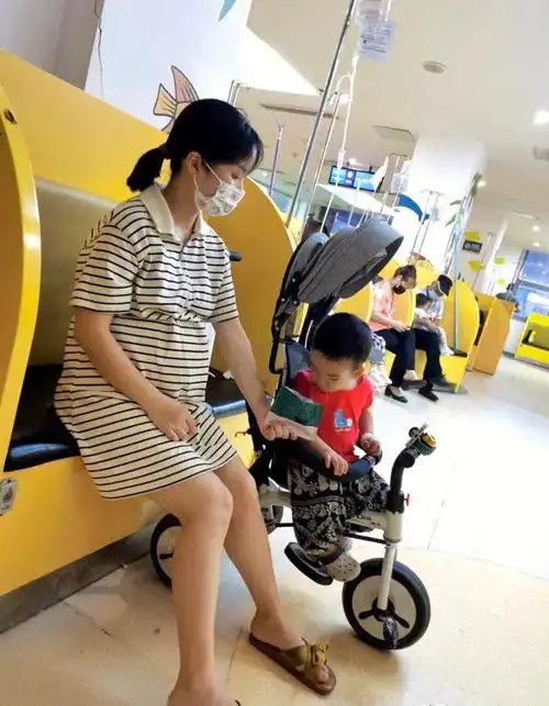 不用10年独生和二胎家庭的差距越来越大将来会更现实