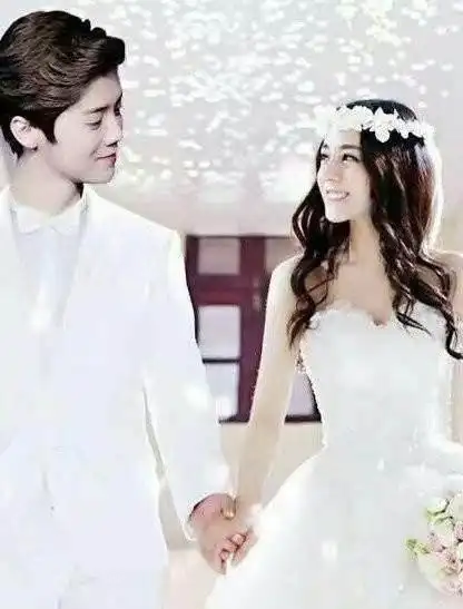 鹿晗趁迪丽热巴不在 开始"狂撩"别的女生