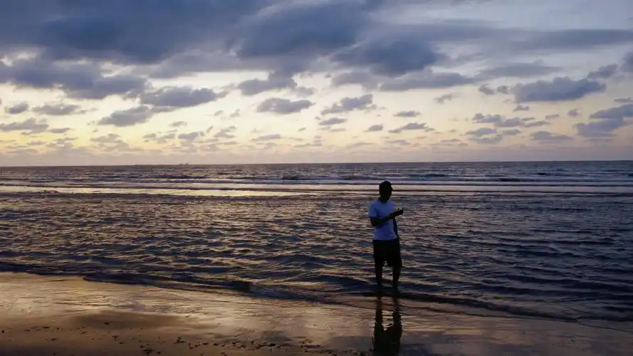 总是喜欢站在海边远望,因为,每一次向着那遥远的远方,眺望,都会让那遥