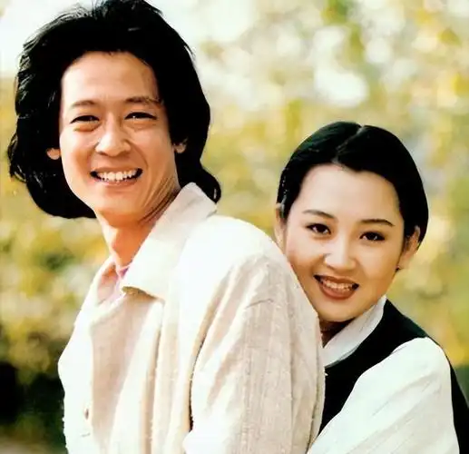 55岁的她风韵犹存,老少通吃,至今未婚的许晴,真是越老越有感觉|张翰