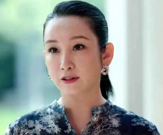 《做自己的光》里面饰演女主何欢的刘涛,妥妥的一线实力派女神了,曾几