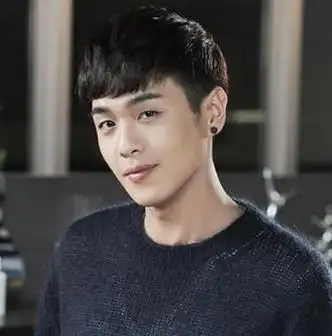 脑门窄适合什么发型男,脑门窄的男生适合留刘海吗-图2