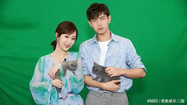 《国色芳华》引热议,李现粉丝不满配杨紫,团队辟谣|王一博|杨紫生日