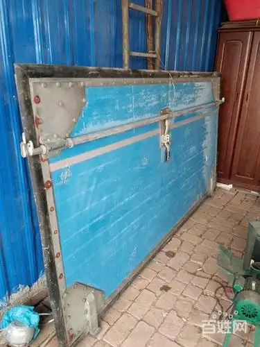 厢式货车后车门