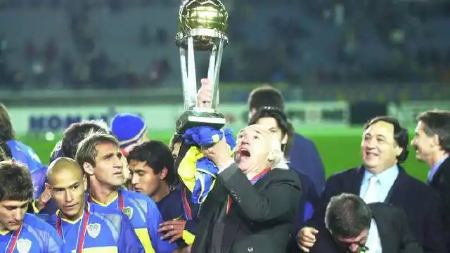 2003年12月14日,博卡青年击败ac米兰夺得丰田杯冠军