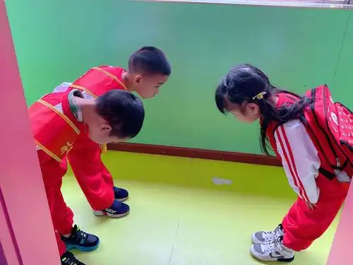 红星幼儿园礼仪小标兵--文明,礼貌,从我做起