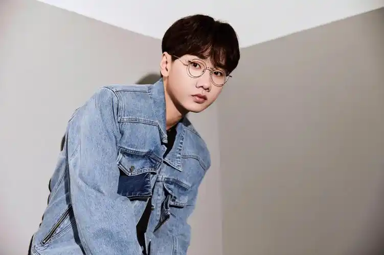 汪苏泷工作室头像照我的拍摄