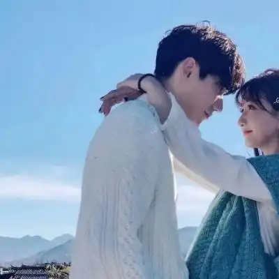 qq唯美情侣头像一对两张 讲故事的人是故事里的人