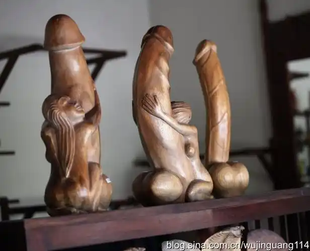 实拍:让人看了脸红的印尼纪念品