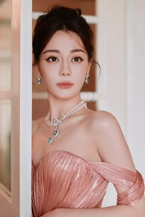 迪丽热巴央视正剧出道女主 迪丽热巴演技好人漂亮 迪丽热巴90花一番破