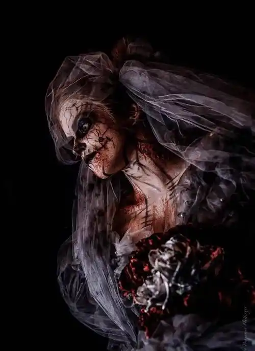 是驾驭厉鬼完成新平衡,还是埋藏其中不断复活?_凯撒_杨间_李阳