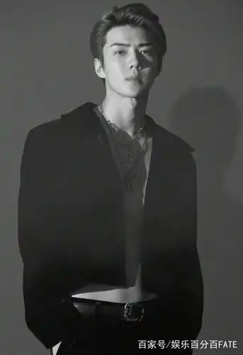 吴世勋夏威夷写真曝光,吴世勋身材好到什么程度?