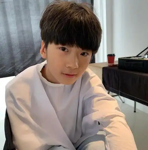 最近在网络上看见天天的照片之后,网友们纷纷表示忘不了天天帅气的