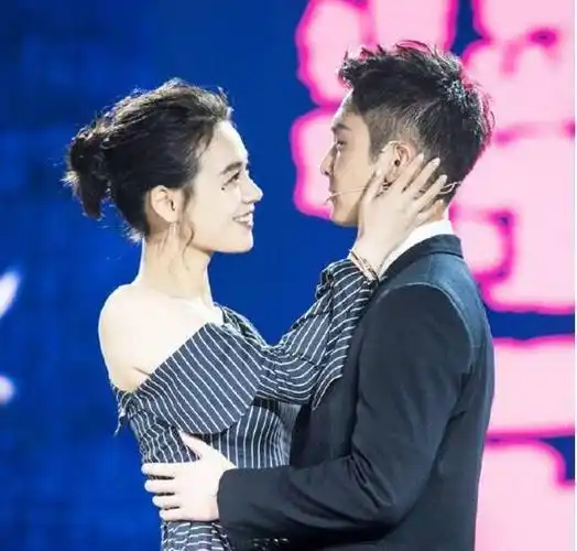 凡尔赛马思纯你们各自的老公都有各自的优点我会好好亲的