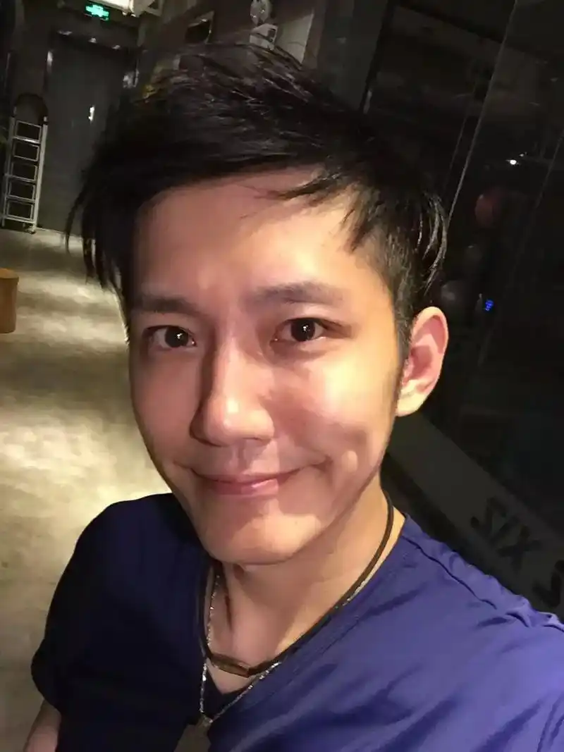 夏日里的春天 #享受运动带来的快乐 #旧照片新回忆 #刘德 - 抖音