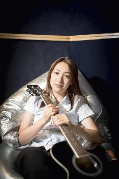 古风音乐人,歌手"少司命"——楼梦茜偶像与"粉丝"给小司送一箱子零食