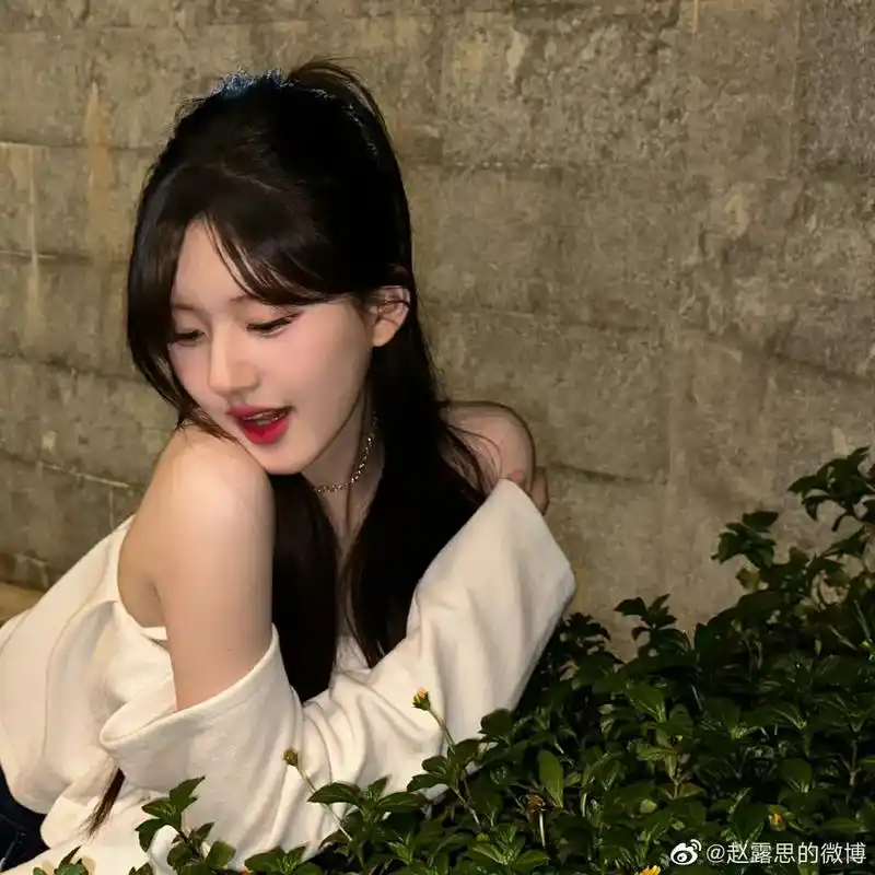 赵露思 #头像分享 露思的图片好适合当头像呀!快用起来 - 抖音