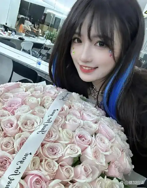 爆料女团霸凌风波揭露隐藏的娱乐圈黑暗!震撼内幕让人心痛!