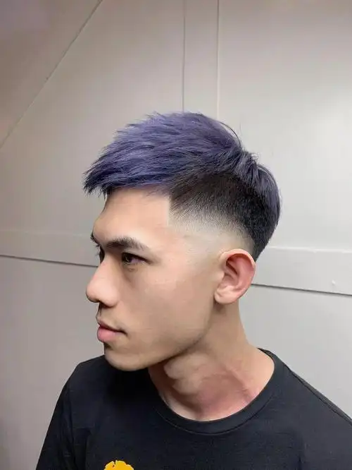 今年夏天男生短发潮流发型时尚又不失文艺