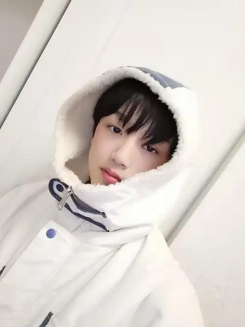 难得不直男的自拍