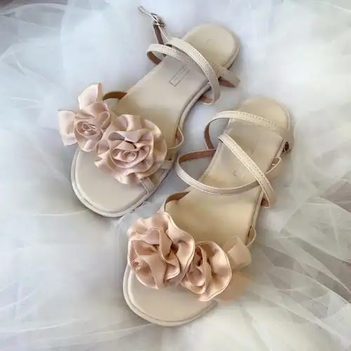 蜜桃粉花朵凉鞋