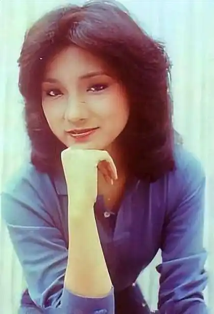 她是tvb七仙女,年轻时走红,被大帅哥狂追恩爱32年,今儿女双全_戚美珍