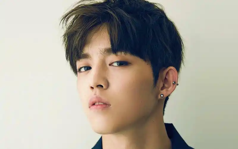 coups) /i>,1995年8月8日出生于韩国大邱,就读于 a target="_blank"