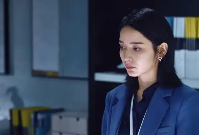 《暴风眼》苗霏胆大心细,与沉睡者斗智斗勇,堪称女中豪杰:佩服