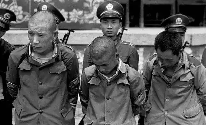 中国警察队伍第一次严打,1983年,流氓罪为何会判处死刑?_年代