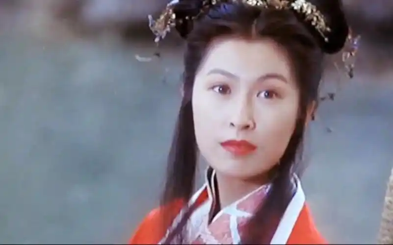 郭蔼明一个美貌与智慧并存的港姐方世玉里的她俏皮又灵动