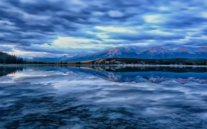 金字塔湖,贾斯珀国家公园,加拿大阿尔伯塔省,山,天空,蓝色 壁纸