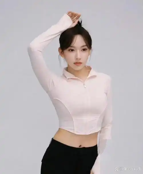 舞动青春:摆脱"奶潇"标签,女神程潇用才华点亮未来