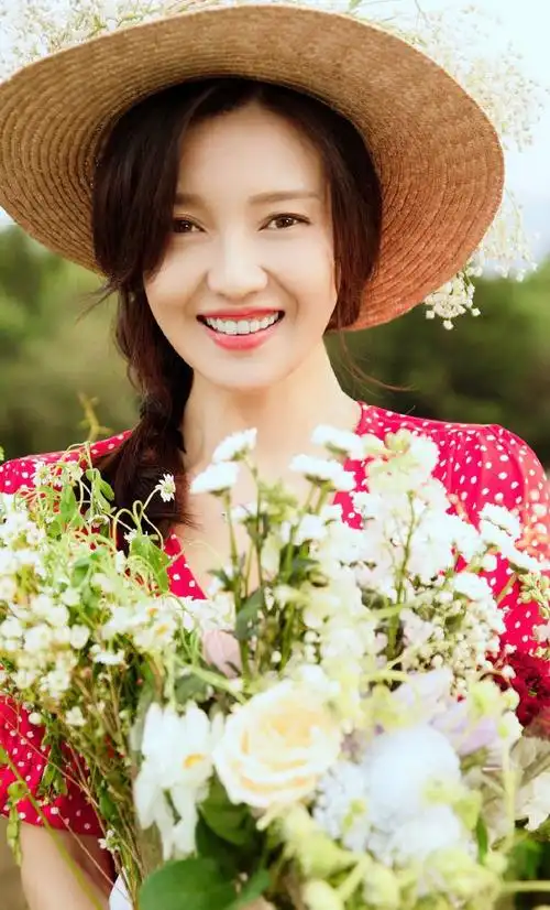 傅晶波点红裙文艺写真图片48