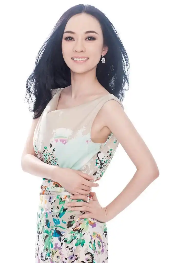 她是《欢天喜地七仙女》中美丽勤劳,善良朴实的七仙女紫儿,是《我的