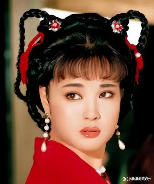 也许是这次的成功让刘晓庆对自己不管多大都能演少女这件事深信不疑