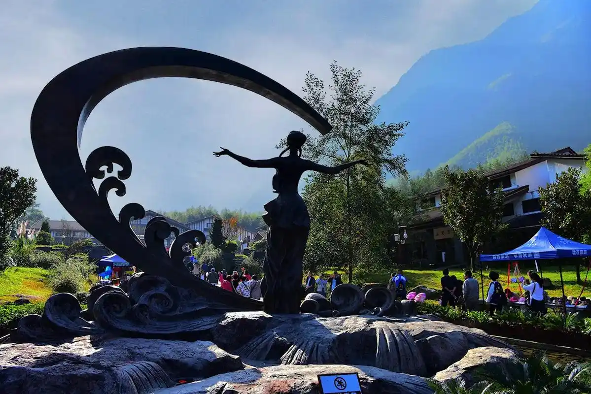 明月山位于江西省宜春市西南,距离中心城区仅15公 - 抖音